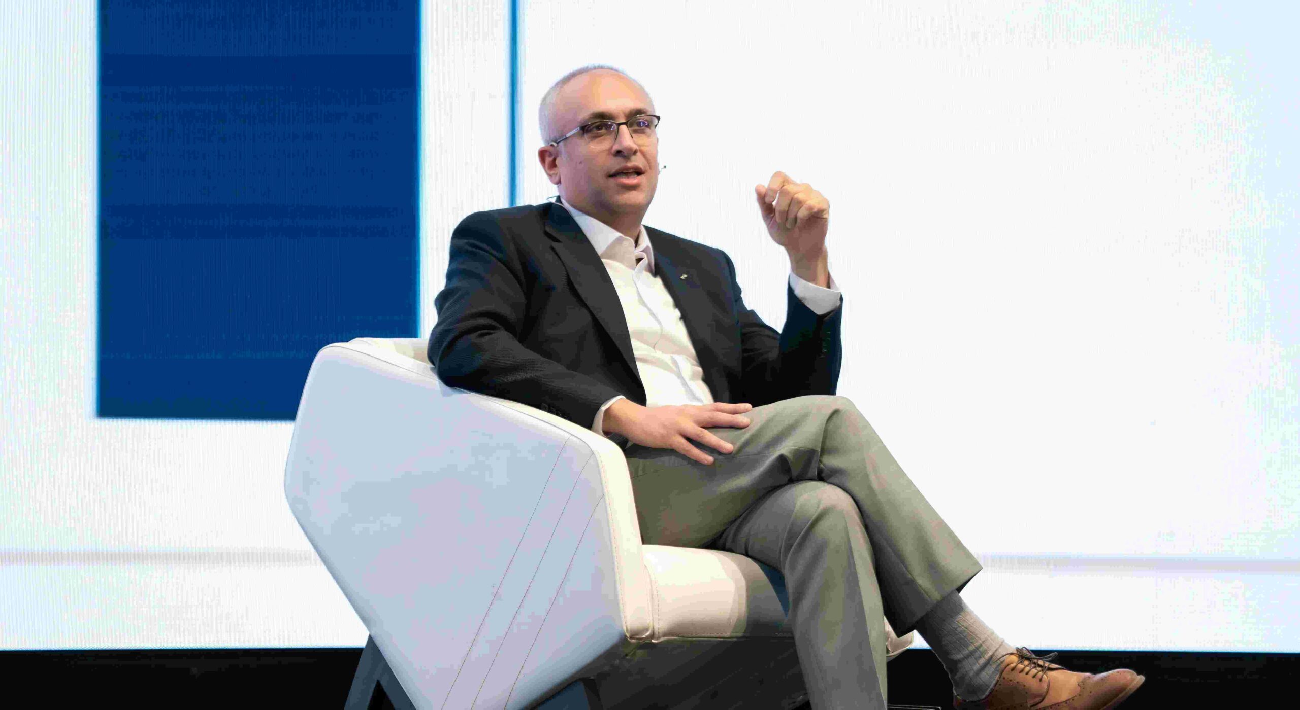 فرهنگ فرزان، مدیرعامل ریتون